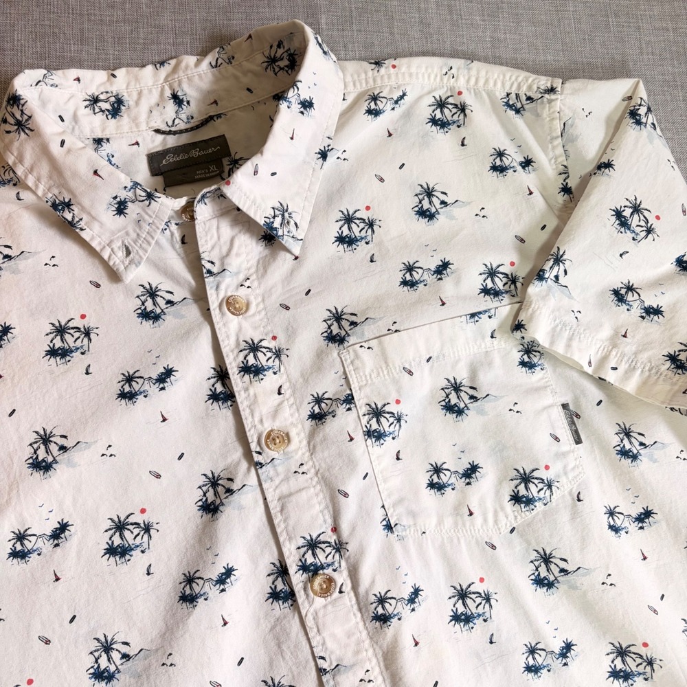 Eddie Bauer XL S/S Button Tropical Shirt Beach Palm Tree‎ Surf Surfboard Resort